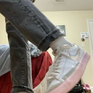 NIKE PRIDE LOW BLAZERS